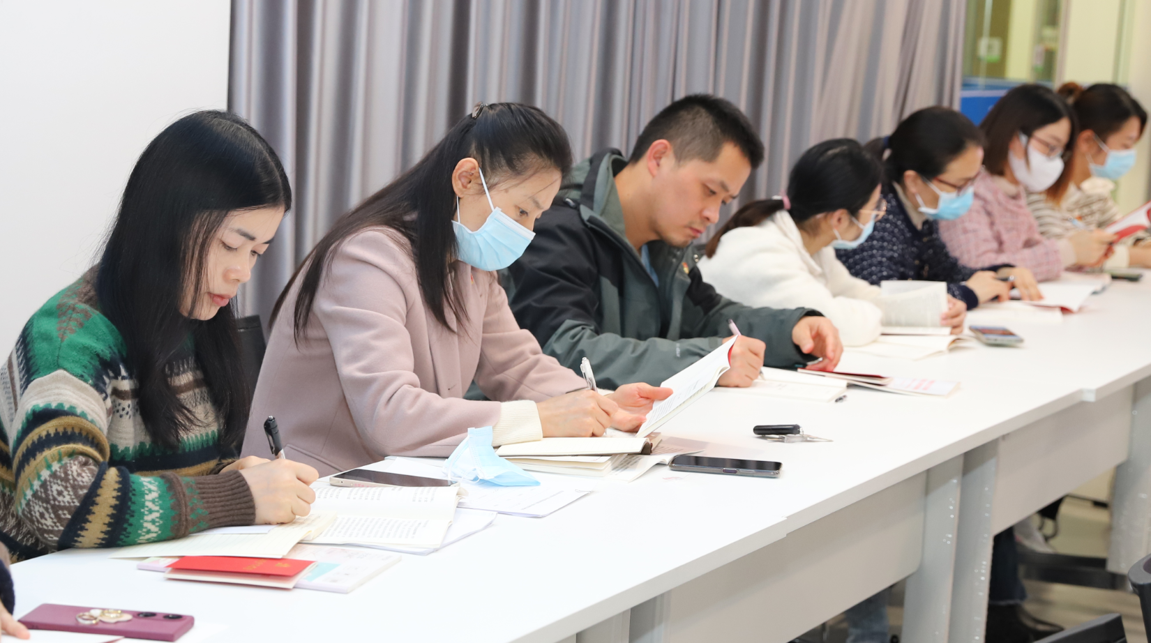 国资集团机关党支部多措并举学习宣传贯彻党的二十大精神